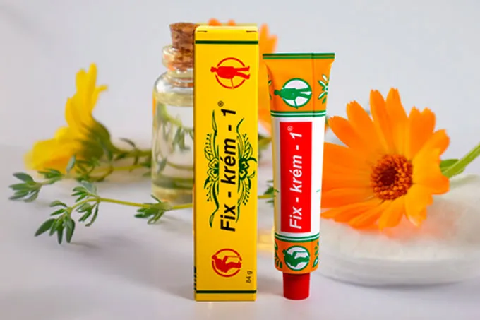 Toto je objev, ale co s ním? Nebo jak vznikl jeden podnikatel. Příběh mastičky, která pomáhá už desetiletí. Tento příběh začal v roce 1919, kdy se narodil pan Kellner. Jeho život a kariéra se točily kolem vody – od regulace řek až po zavlažování. V éře socialismu nebylo snadné dosáhnout lepšího životního standardu, a tak si hledal cestu, jak si přivydělat. Jedinou uznávanou možností bylo pěstování léčivých rostlin.